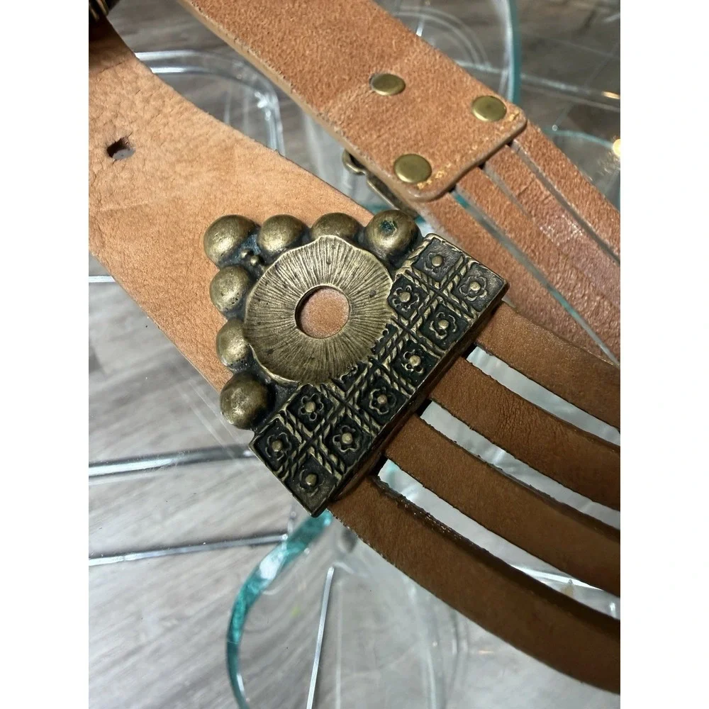 Vintage Streets Ahead Belt Women's Size S Brown Leather Gold Stud Detail 17840